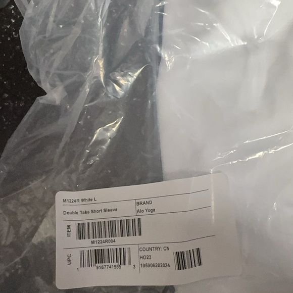 Alo Double Take Short Sleeve - Picture 3 of 3